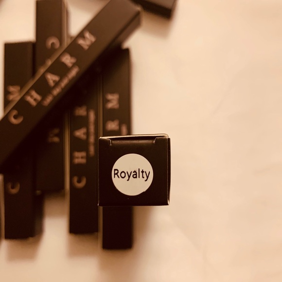 πCHARM MATTE LIQUID LIPSTICK π - Picture 3 of 5